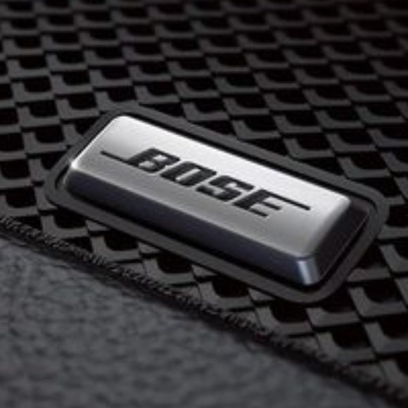 BOSE ORIGINAL SOUND DOCK PORTABLE MUSIC SYSTEM - Picture 1 of 17